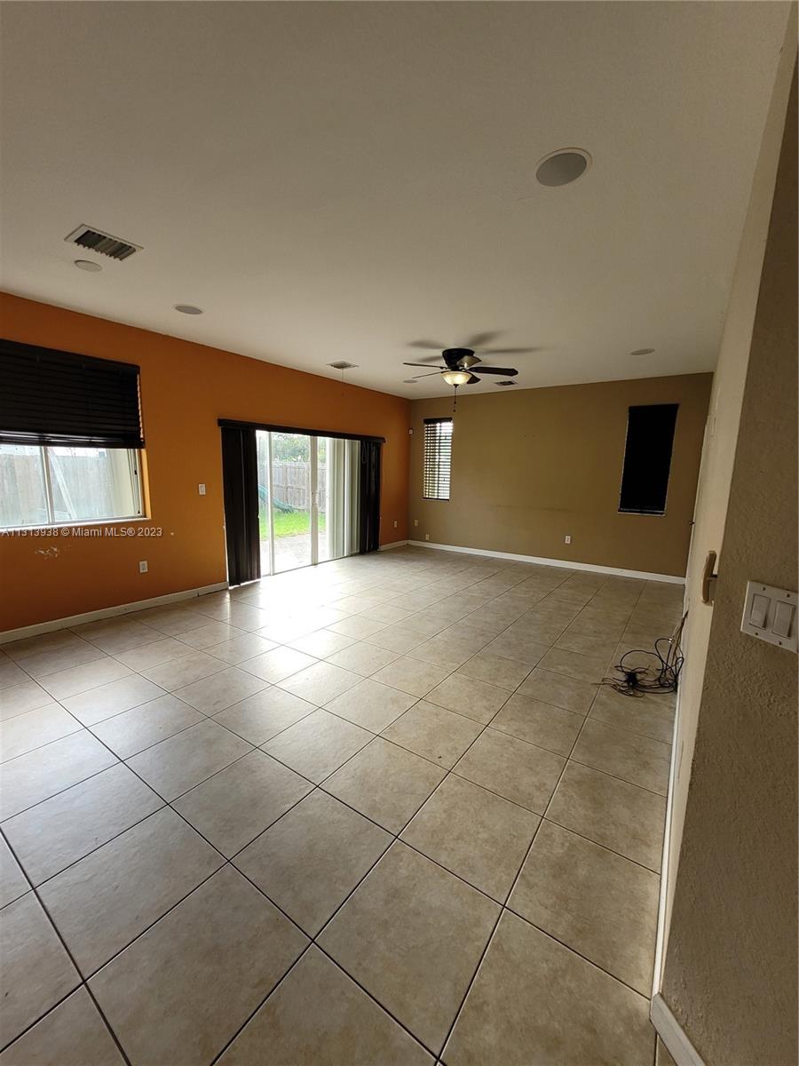 LAKES BY THE BAY AMBER - Residential Lease