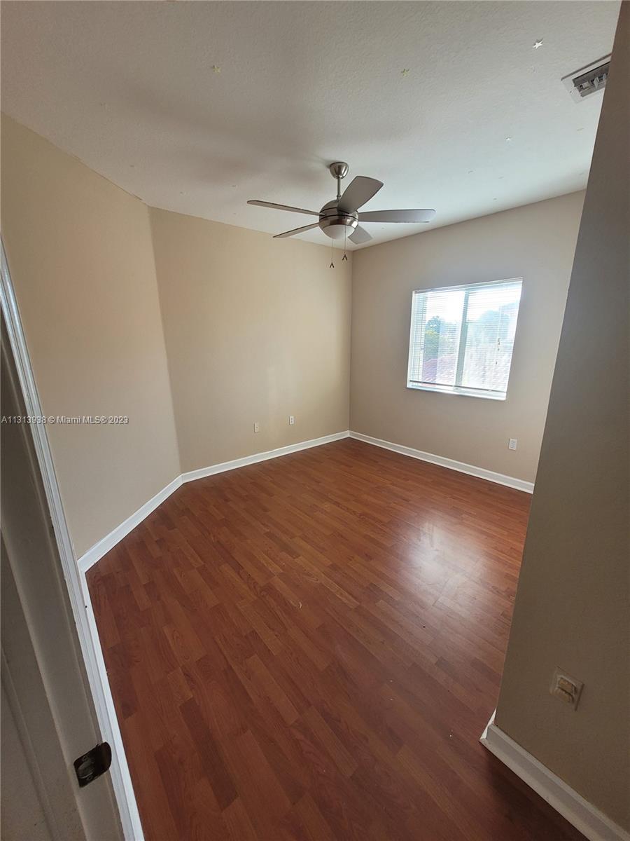 LAKES BY THE BAY AMBER - Residential Lease
