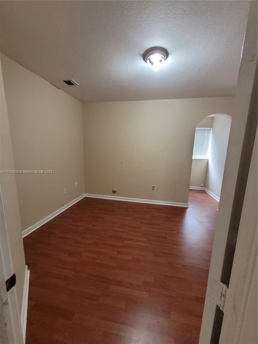 LAKES BY THE BAY AMBER - Residential Lease