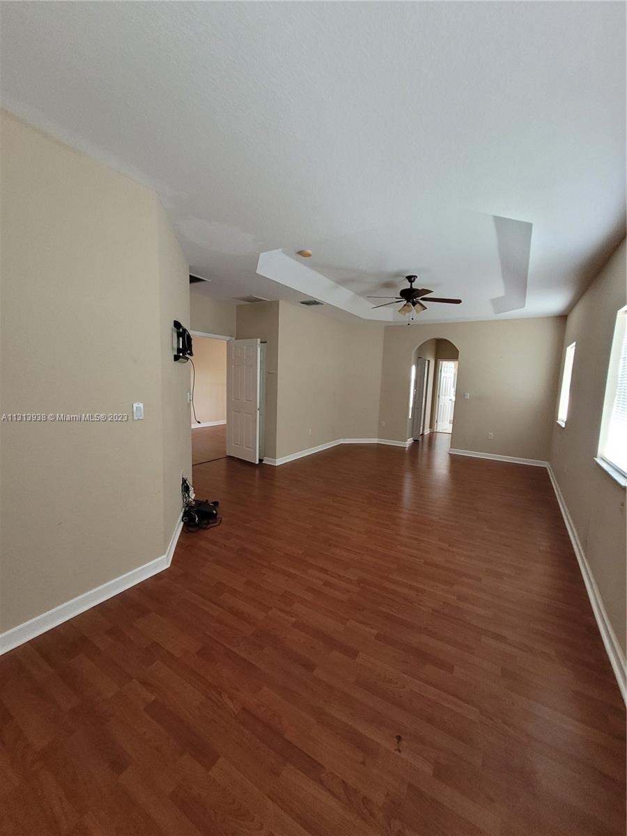 LAKES BY THE BAY AMBER - Residential Lease