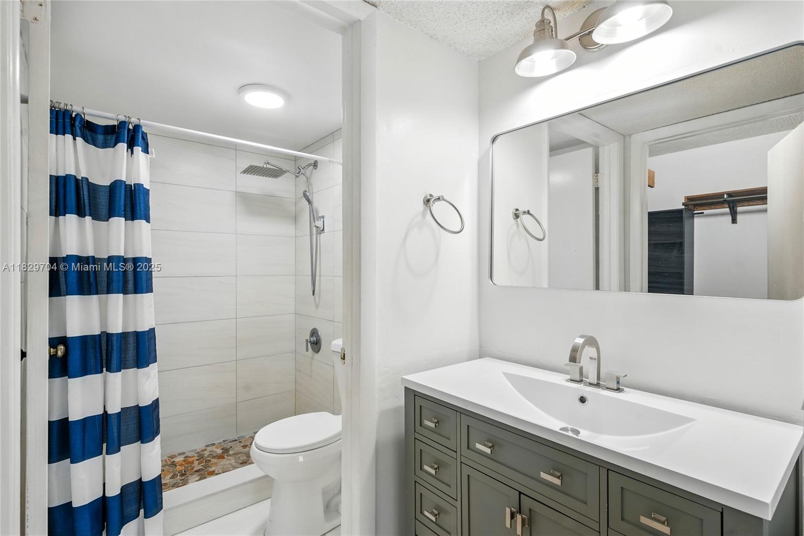 BANYAN TREE SEVEN CONDO - Residential Lease