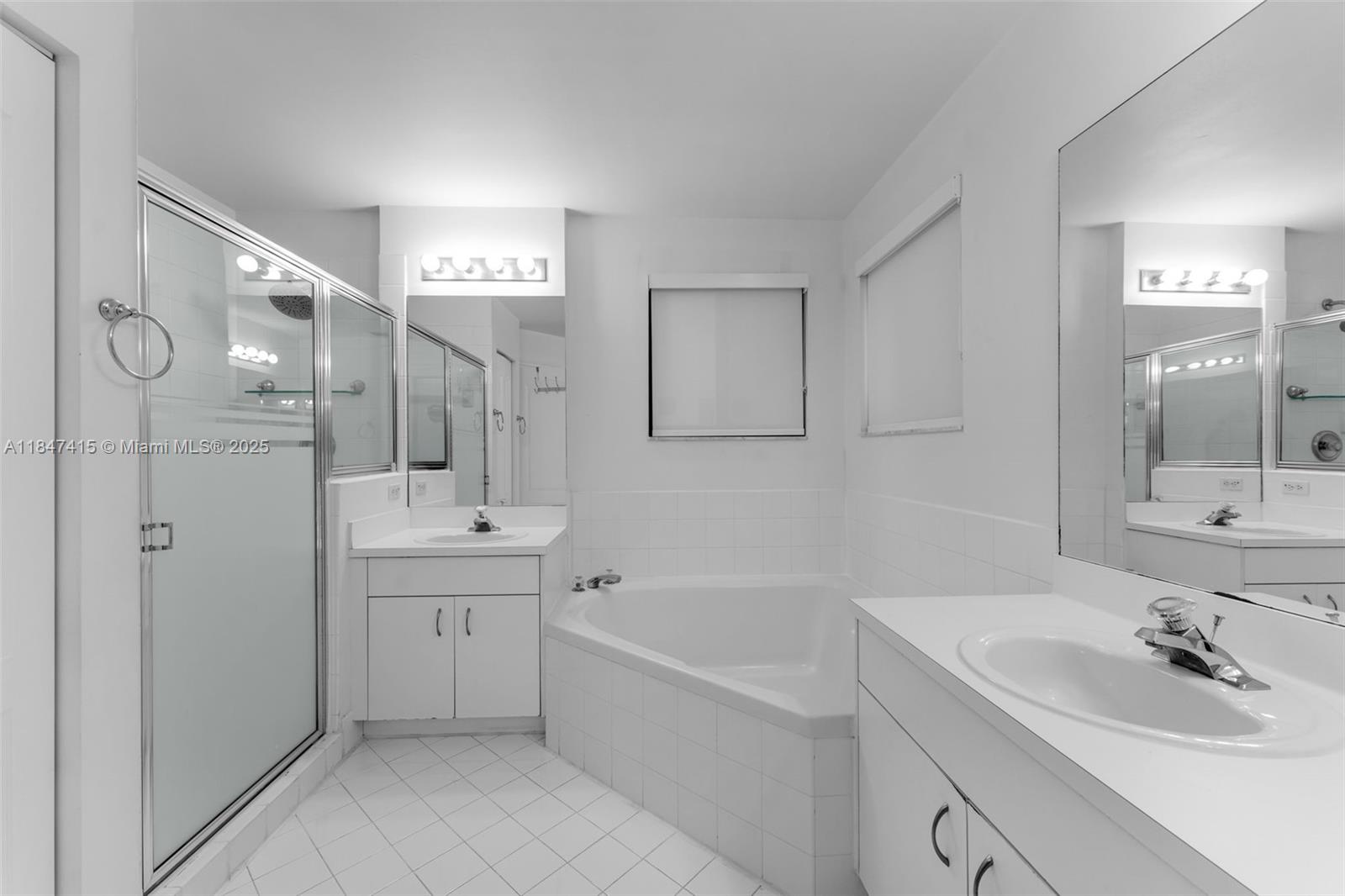 FOUR LAKES SEC 5 - Residential Lease