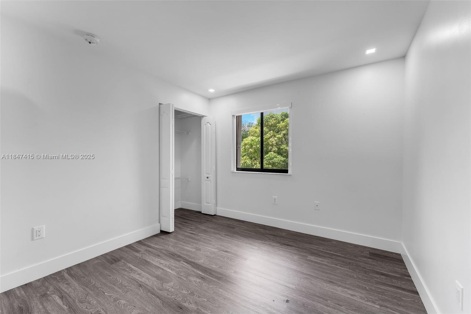 FOUR LAKES SEC 5 - Residential Lease