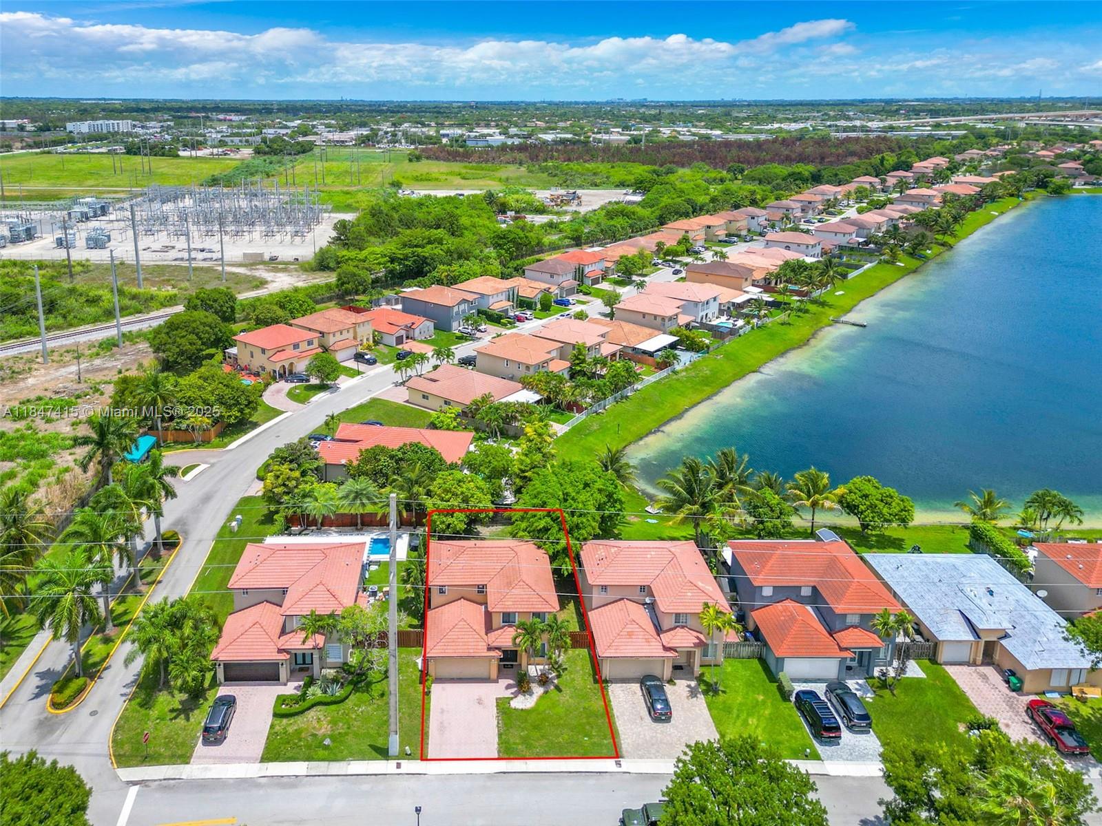 FOUR LAKES SEC 5 - Residential Lease