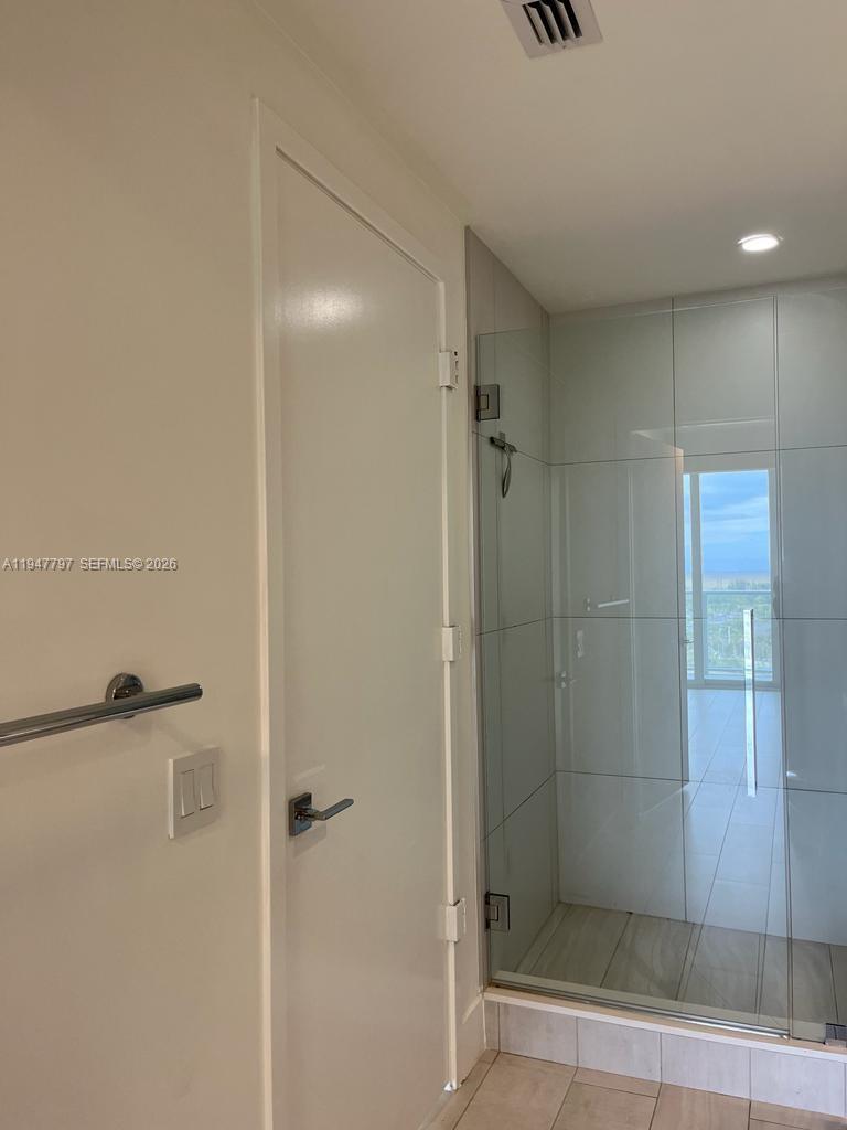 METROPICA NORTH TOWER ONE - Residential