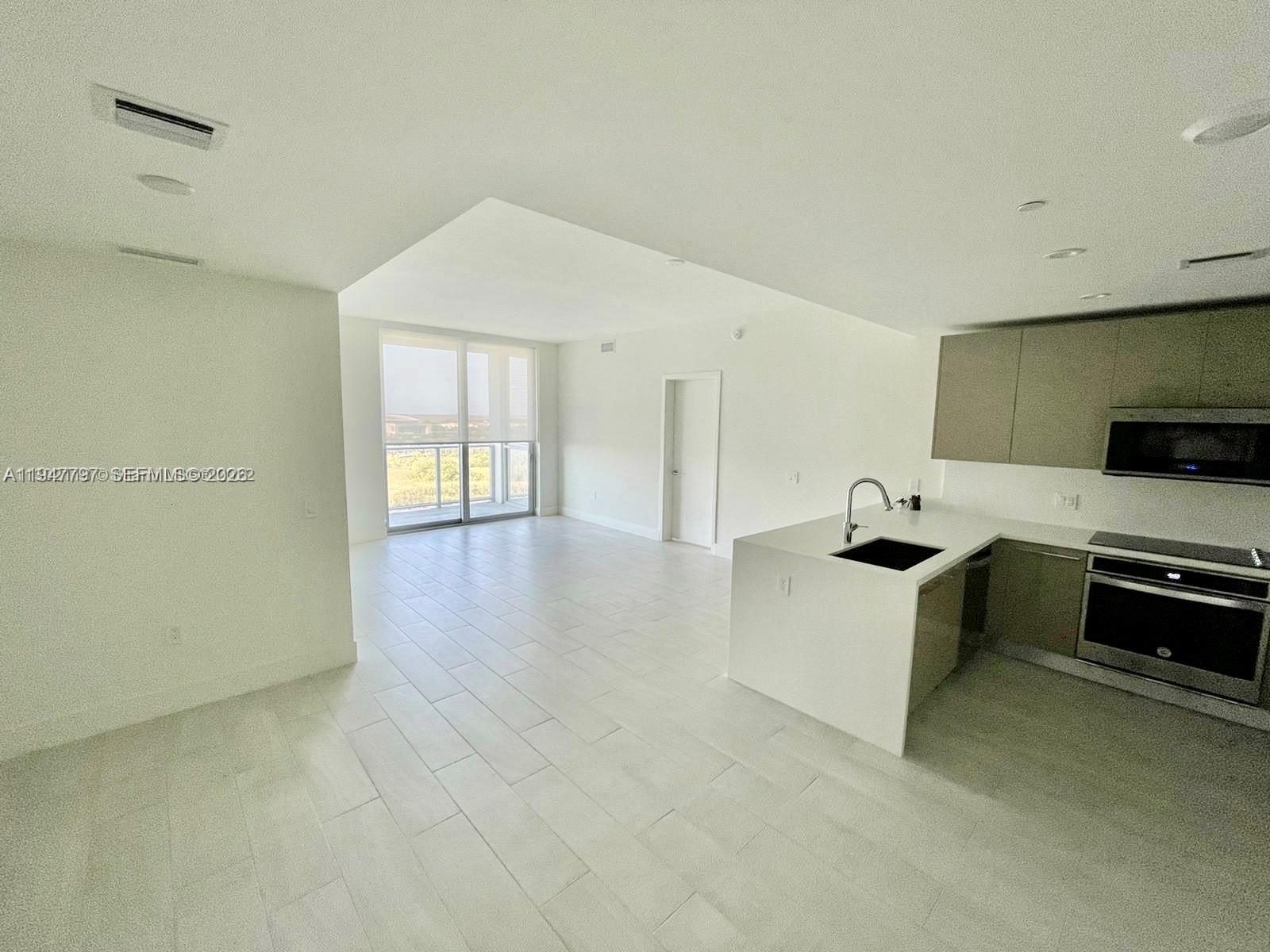 METROPICA NORTH TOWER ONE - Residential