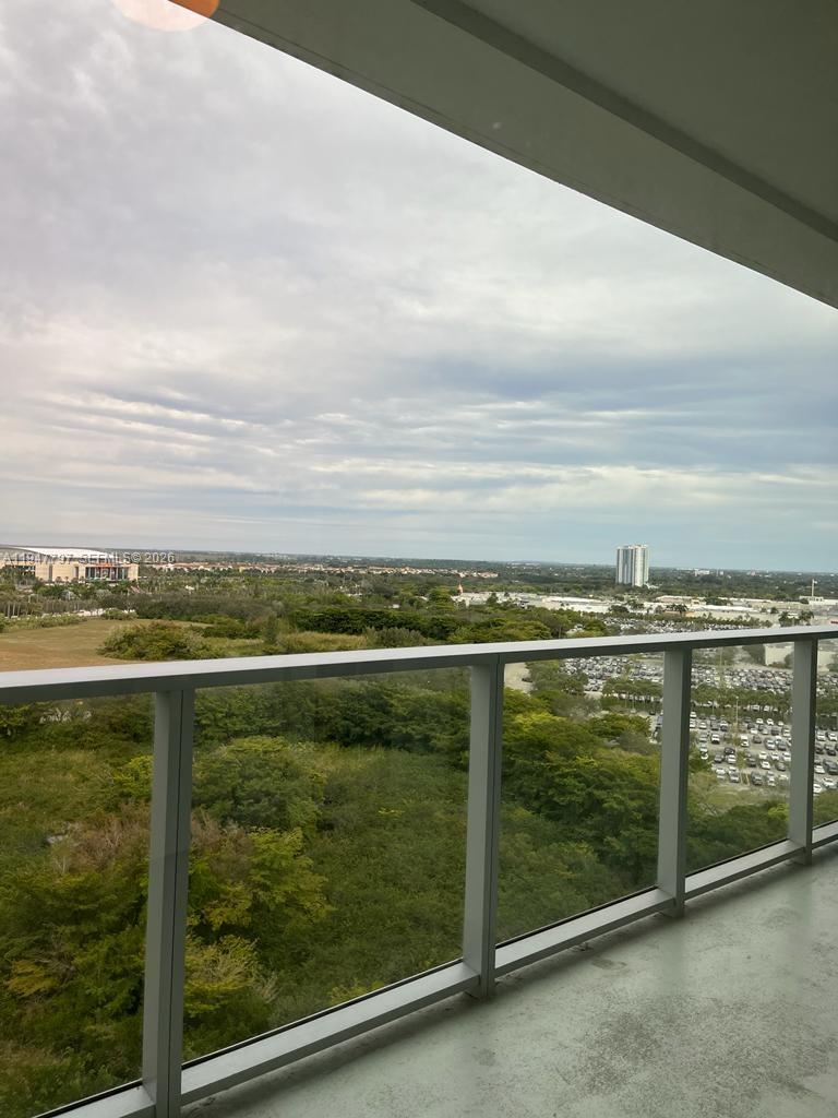 METROPICA NORTH TOWER ONE - Residential