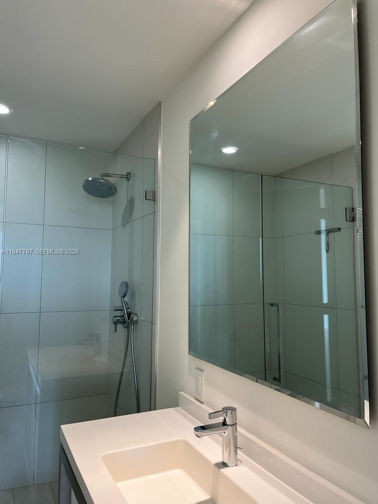 METROPICA NORTH TOWER ONE - Residential