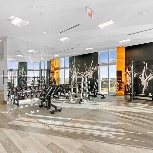 METROPICA NORTH TOWER ONE - Residential