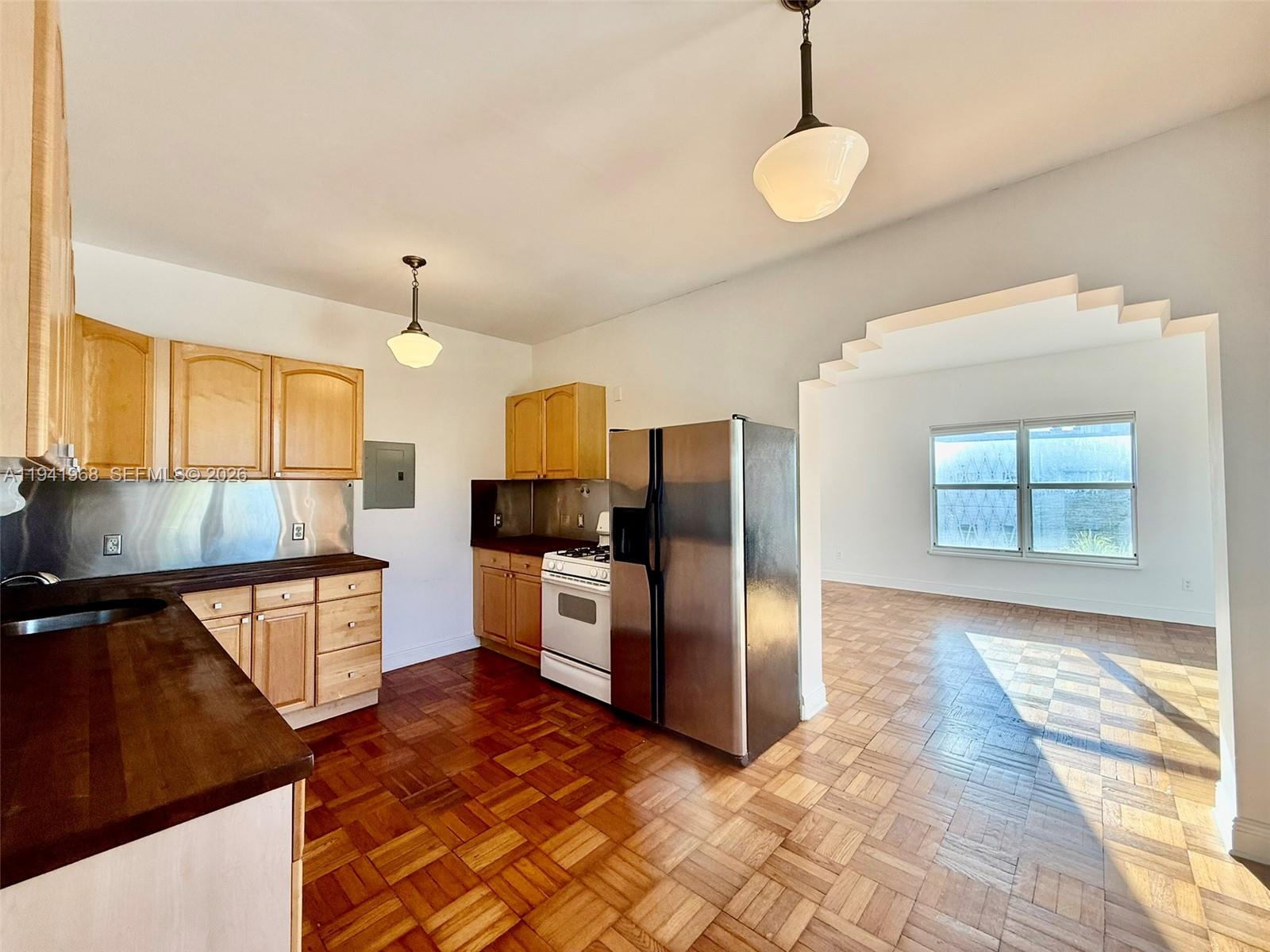 GARDEN SUB AMD PL - Residential Lease