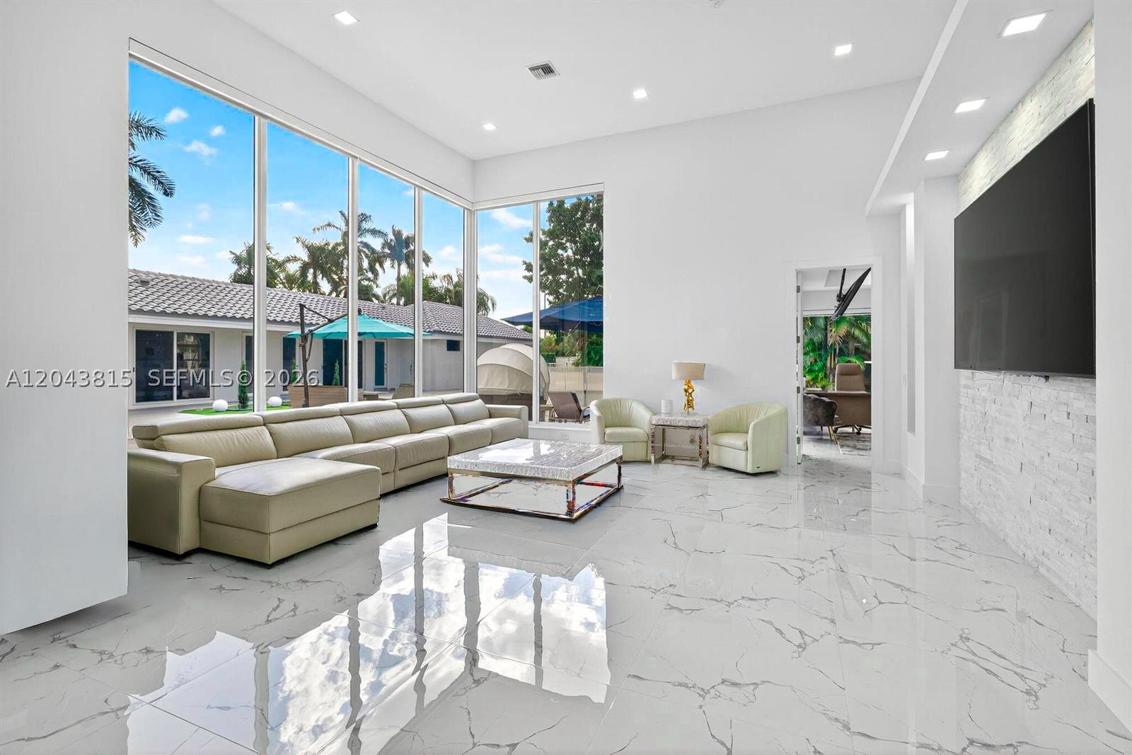 GRAND OAKS OF ARVIDA COUN - Residential Lease