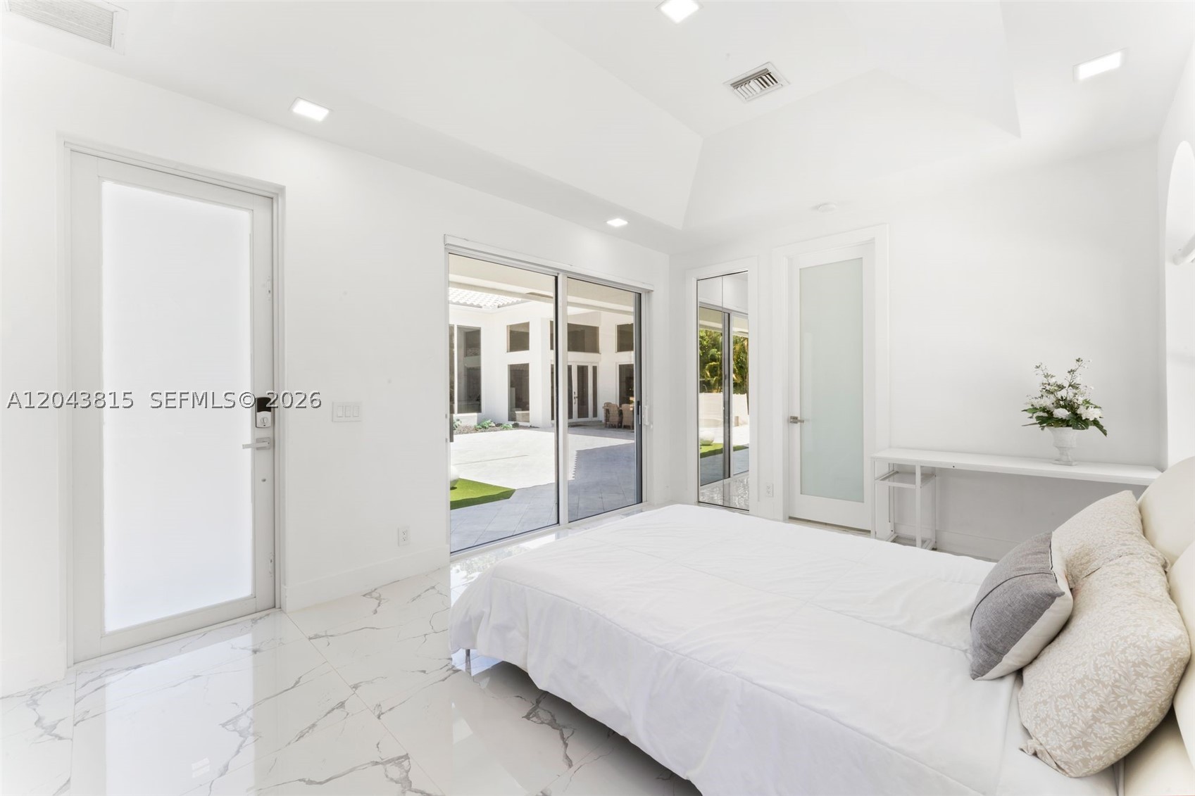 GRAND OAKS OF ARVIDA COUN - Residential Lease