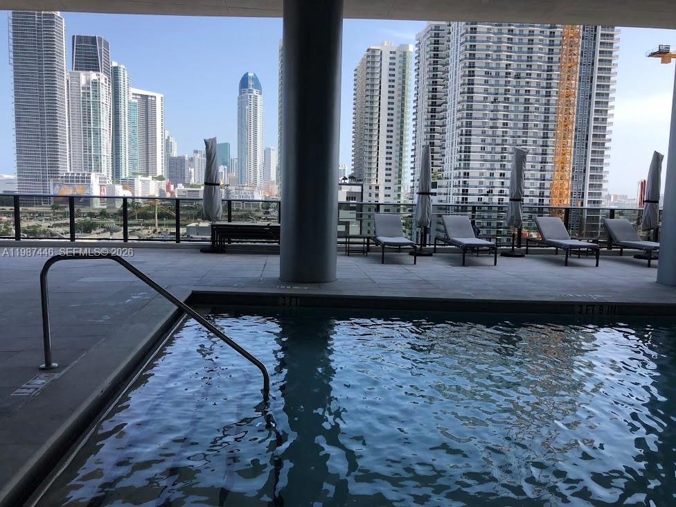 CANVAS CONDO - Residential