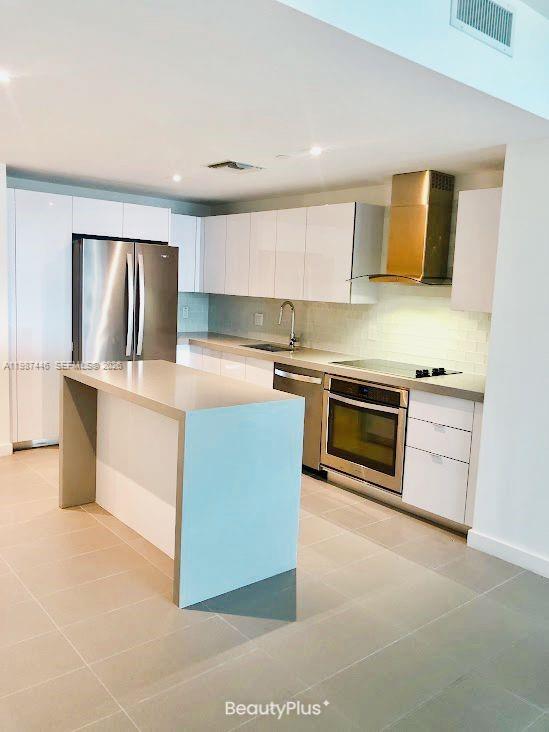CANVAS CONDO - Residential