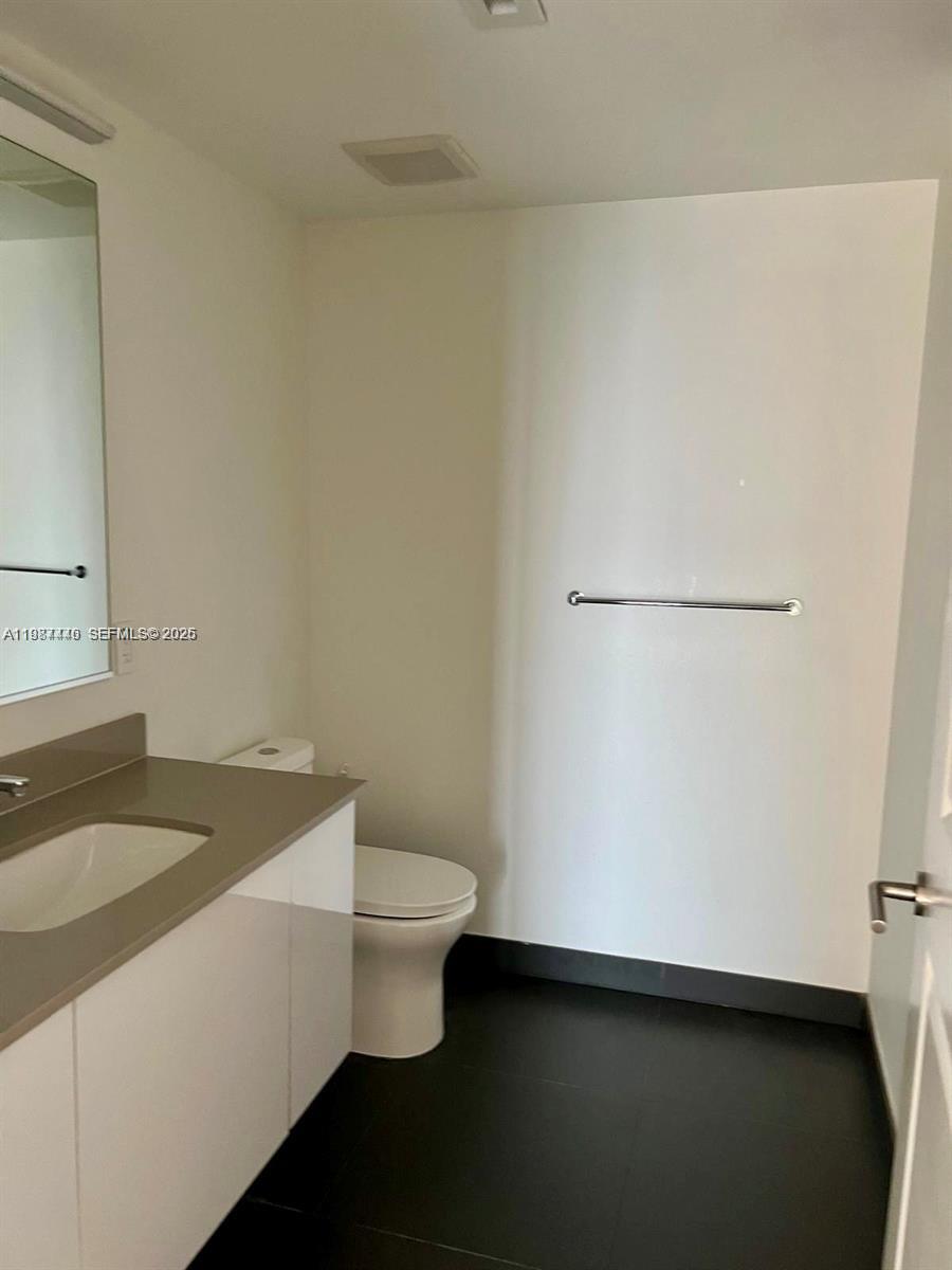 CANVAS CONDO - Residential