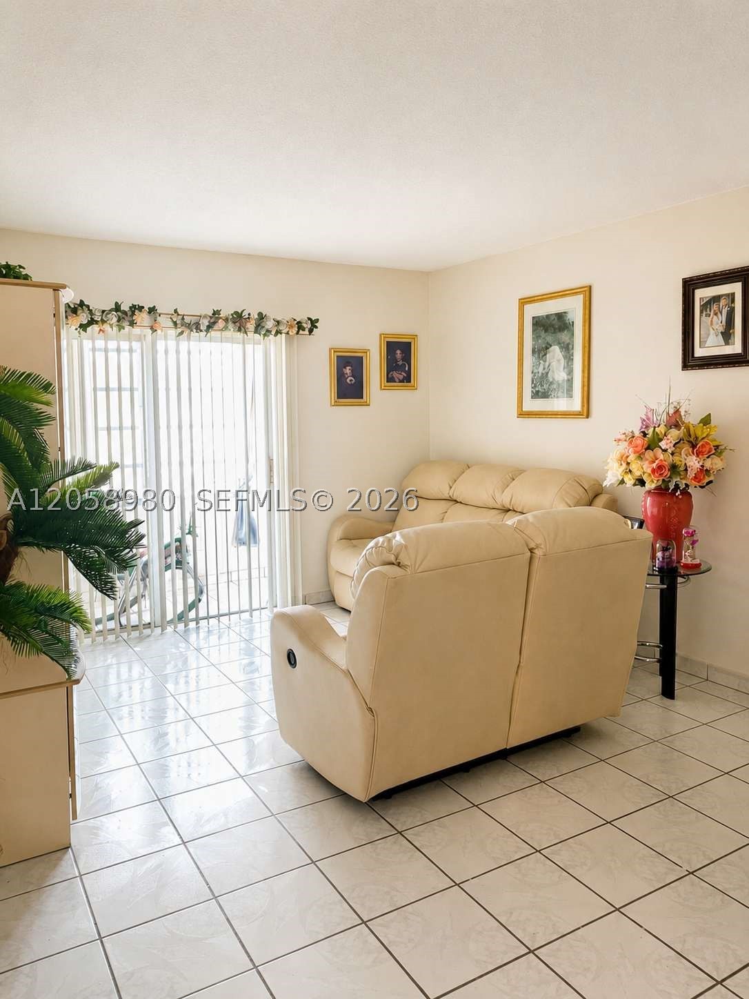 PALM SPRINGS GARDENS BLDG - Residential