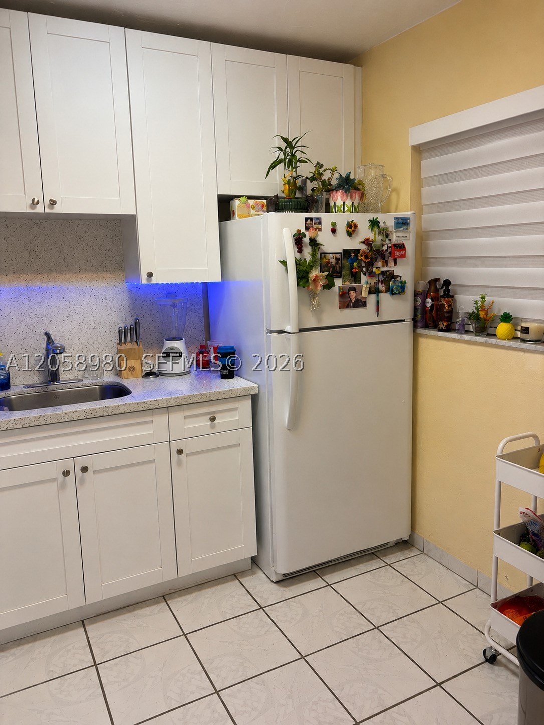 PALM SPRINGS GARDENS BLDG - Residential