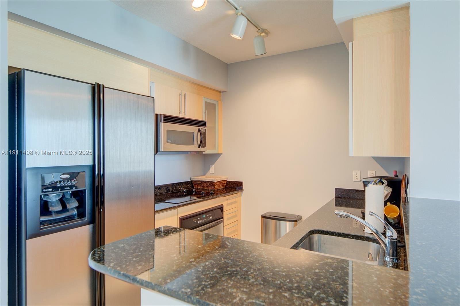 ONE MIAMI WEST CONDO - Residential Lease