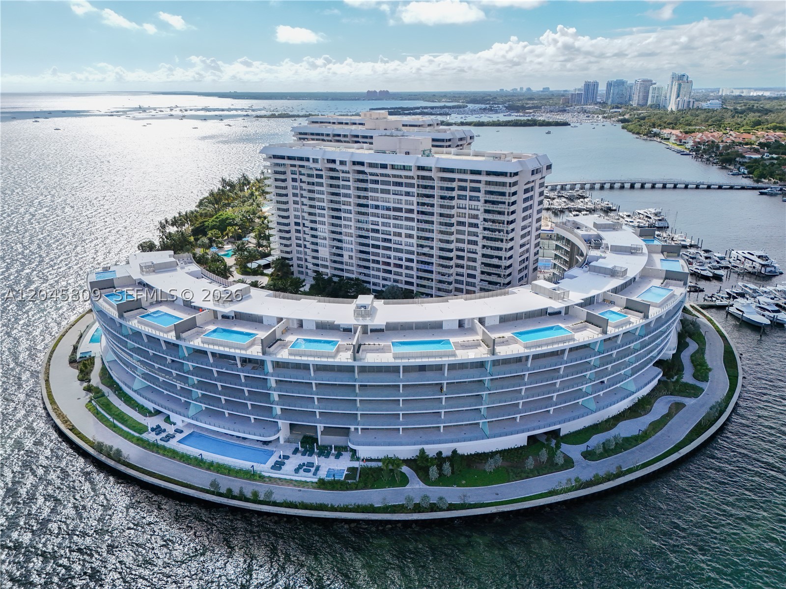 Vita Grove Isle - Residential