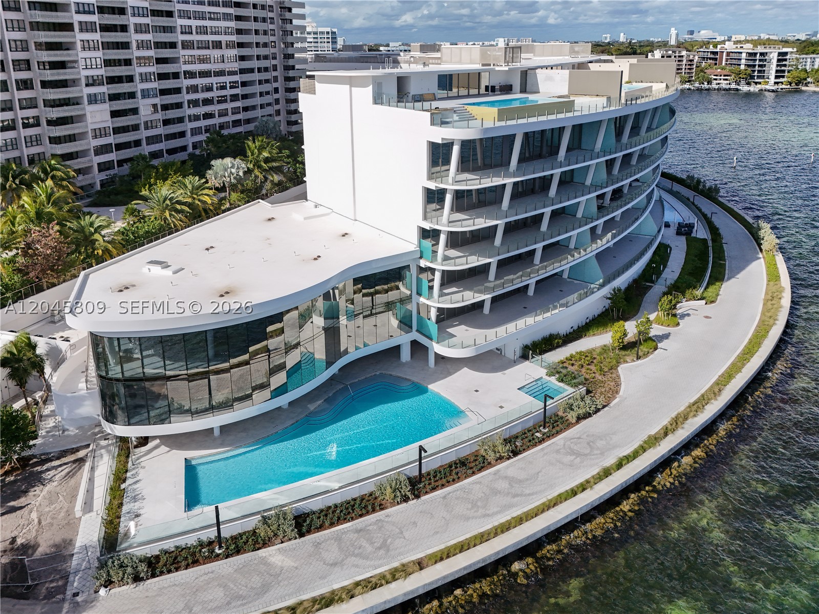 Vita Grove Isle - Residential