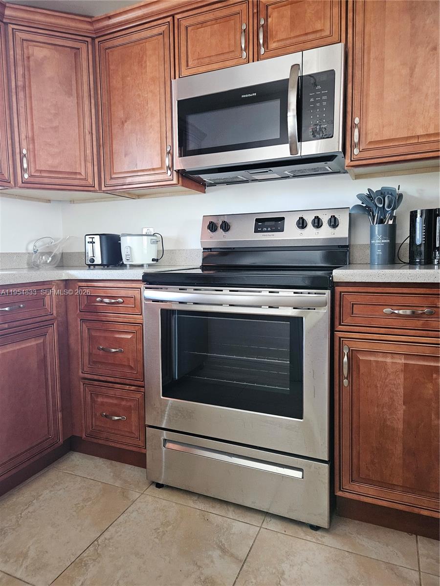 LIVE OAK CONDO ELEVEN - Residential