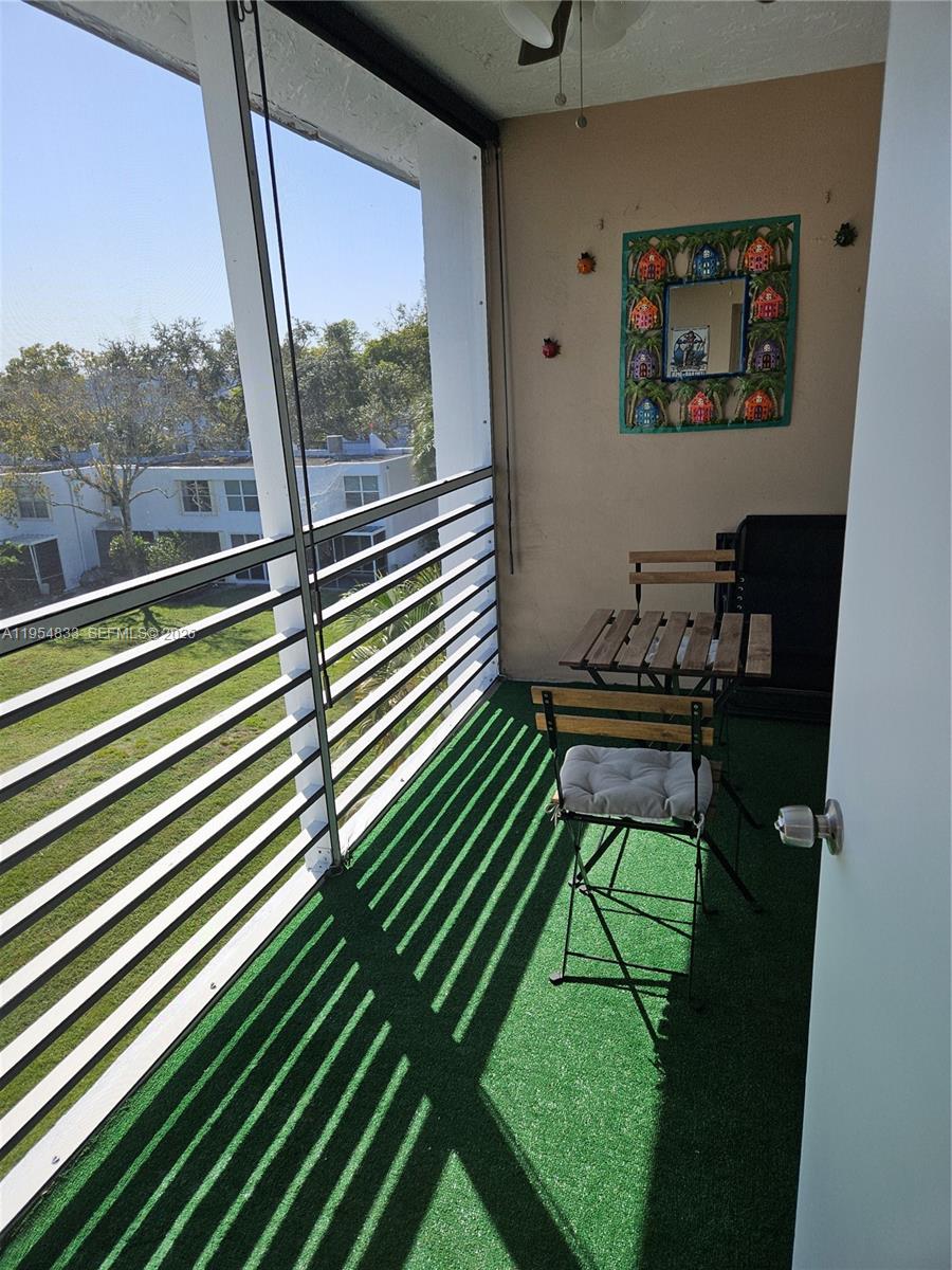 LIVE OAK CONDO ELEVEN - Residential