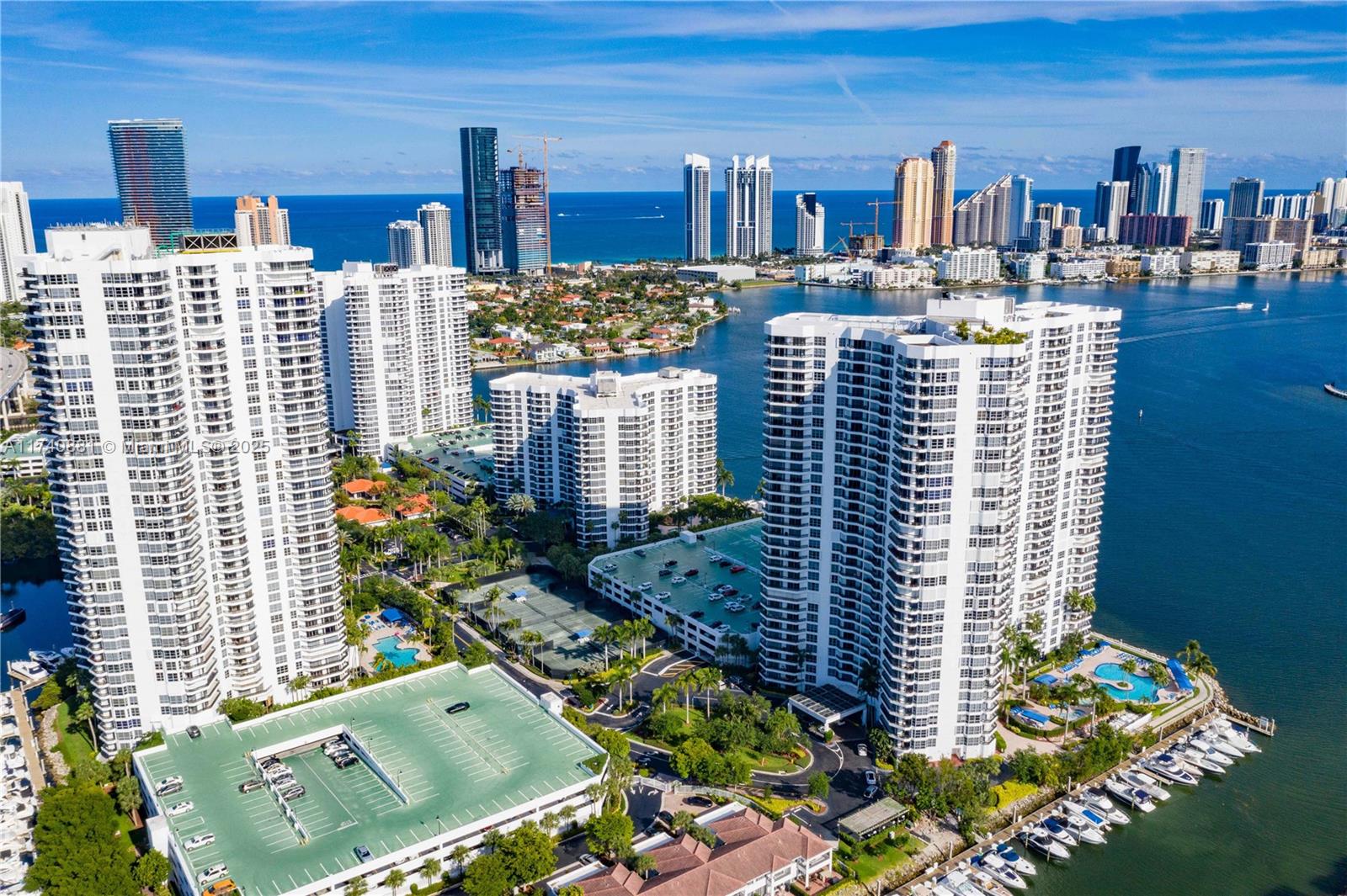 MYSTIC POINTE TOWER 500 - Residential
