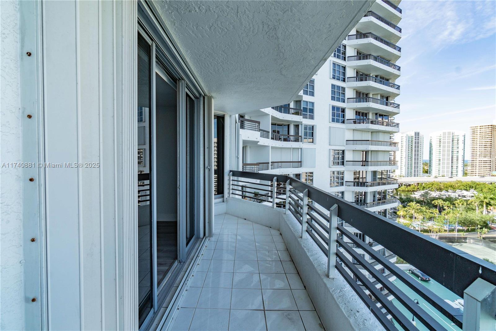 MYSTIC POINTE TOWER 500 - Residential