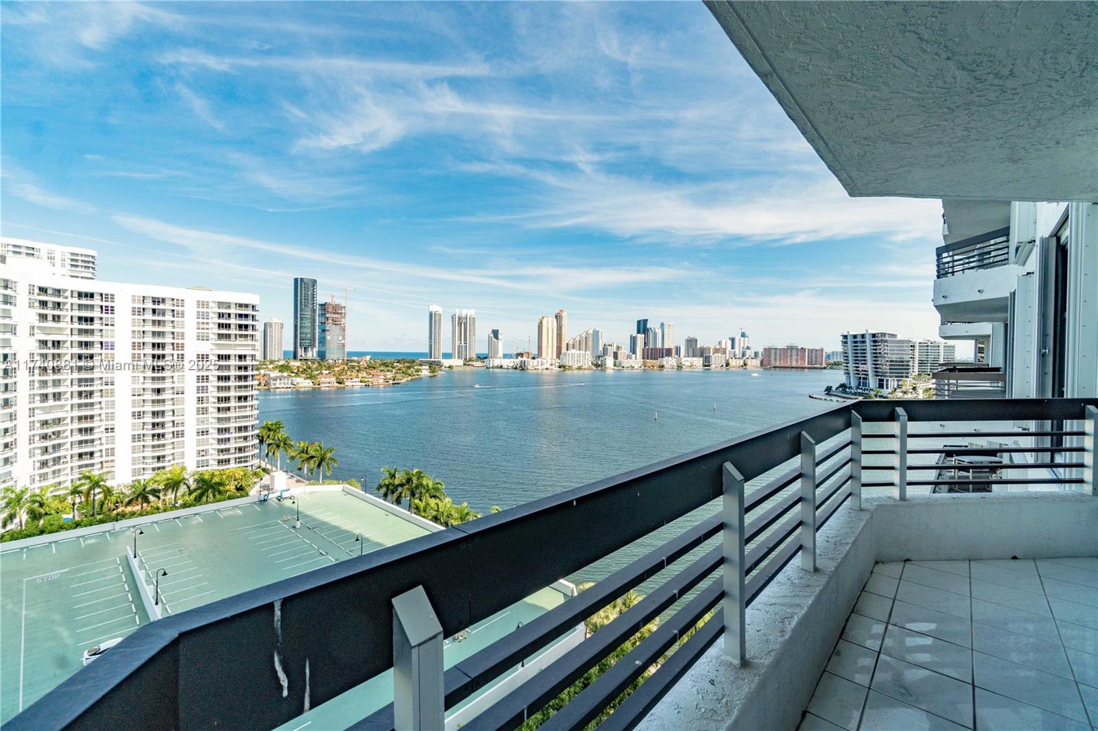 MYSTIC POINTE TOWER 500 - Residential