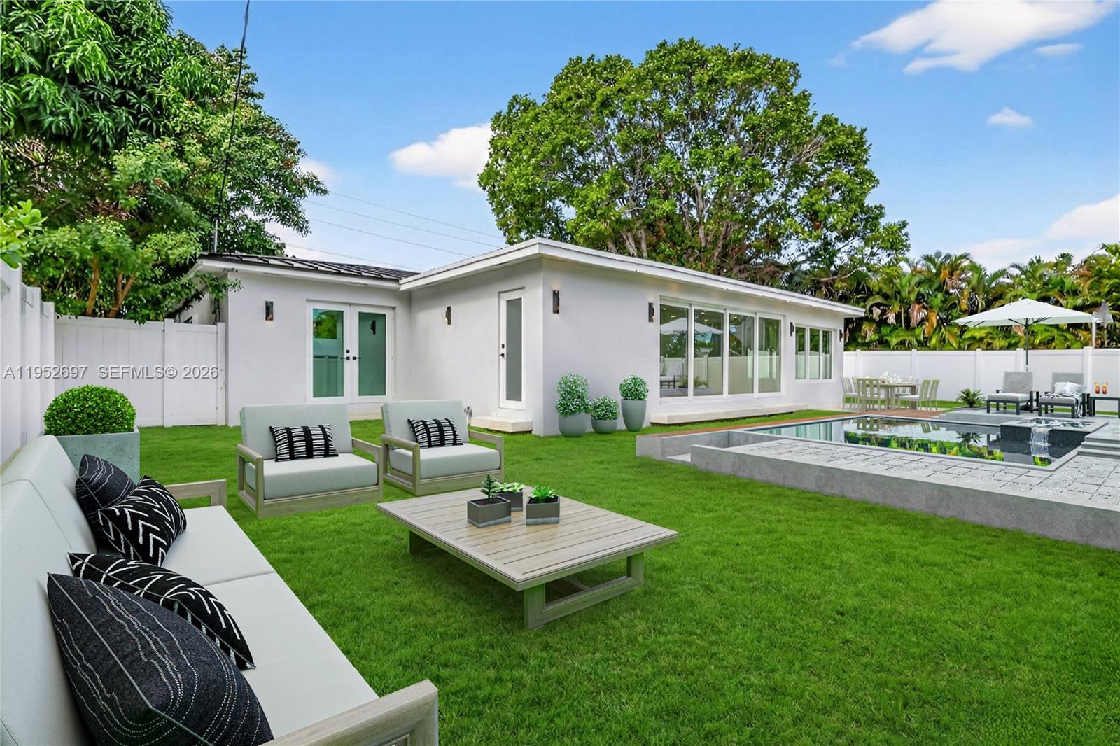 NORTHRIDGE - Residential