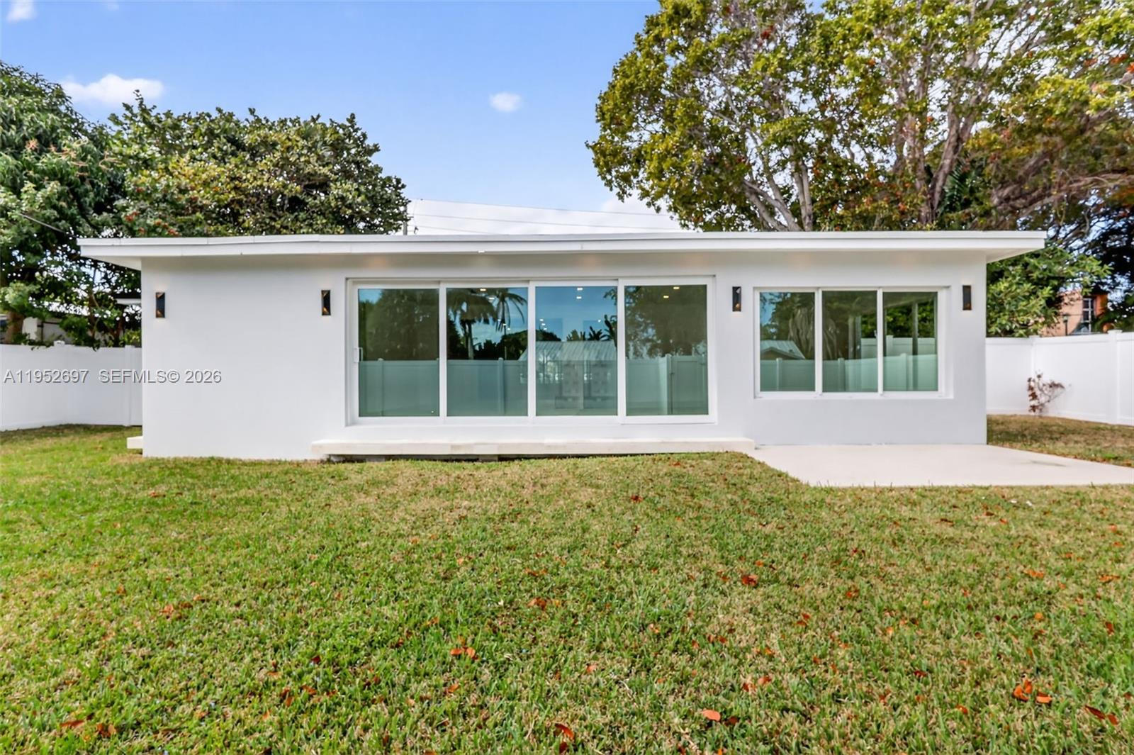 NORTHRIDGE - Residential