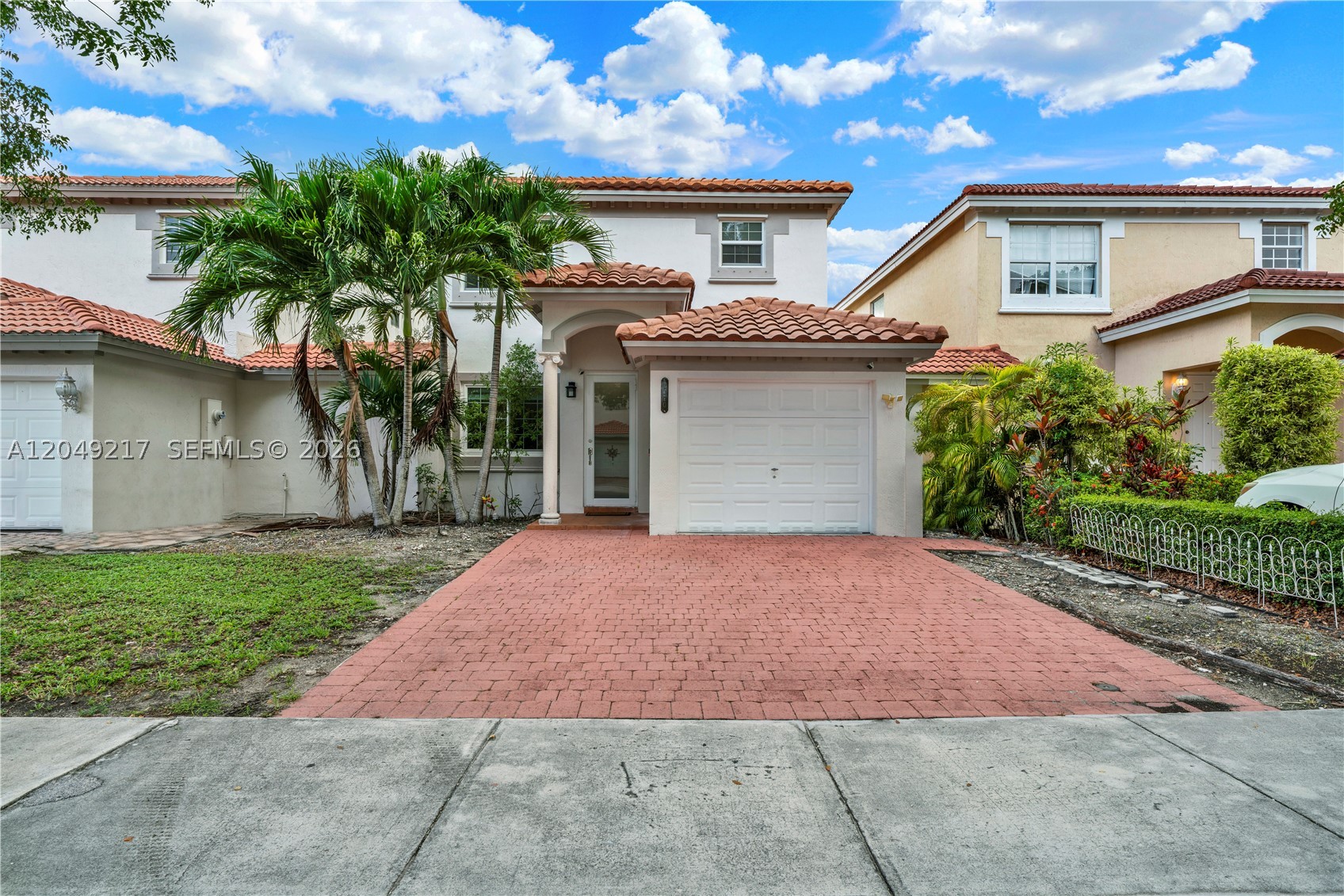 A B AT TAMIAMI TRAIL PHAS - Residential