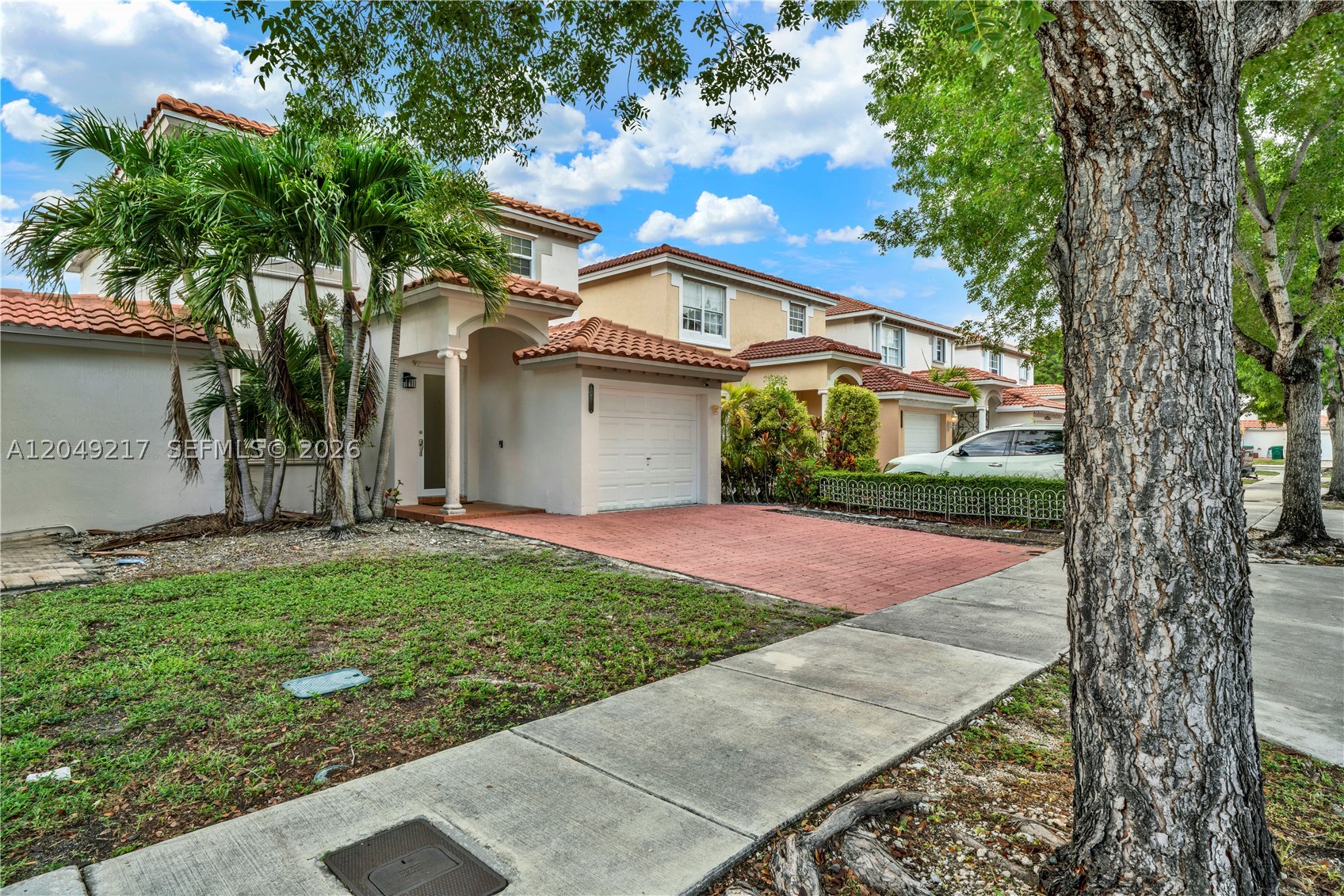 A B AT TAMIAMI TRAIL PHAS - Residential
