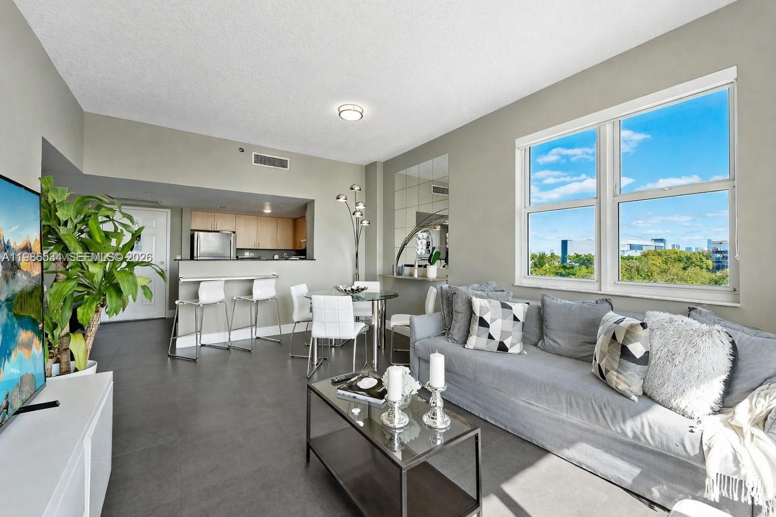 THE ASTON CONDO - Residential
