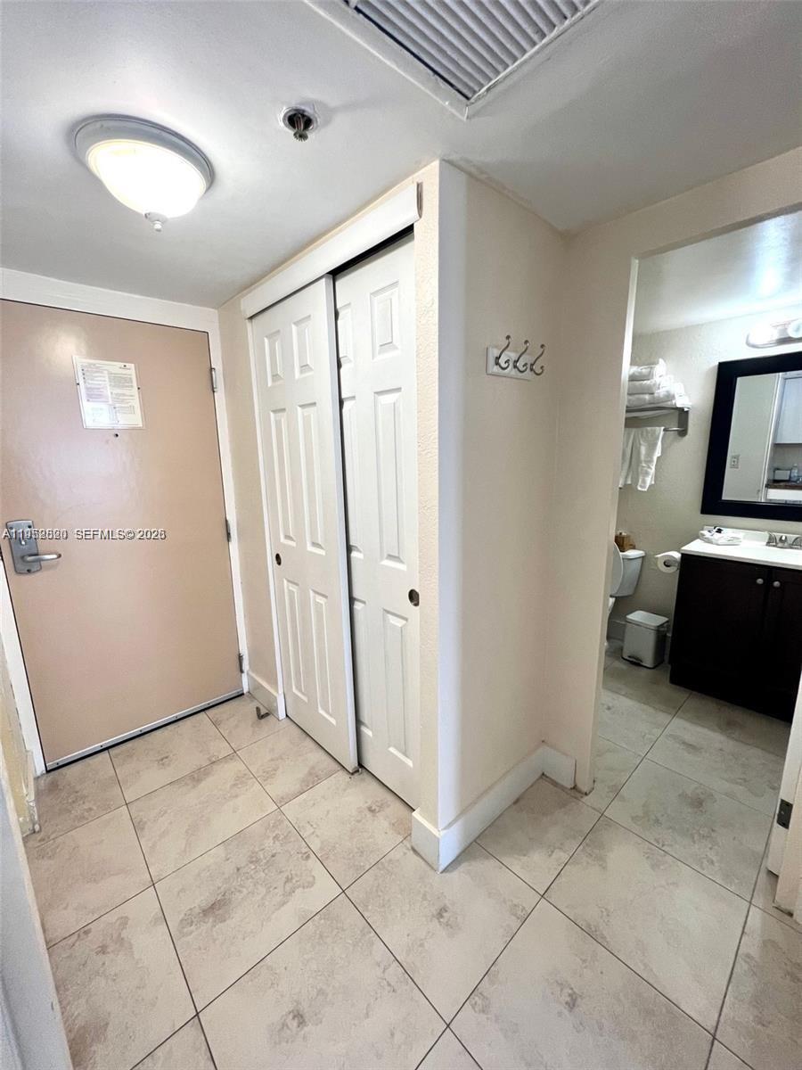 THE AVENTURA BEACH CLUB C - Residential