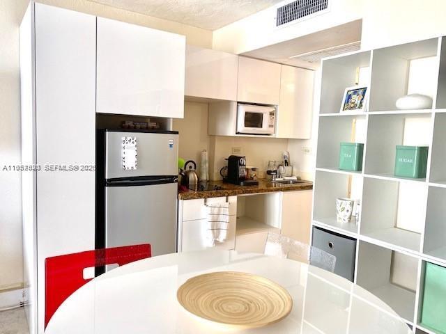 THE AVENTURA BEACH CLUB C - Residential