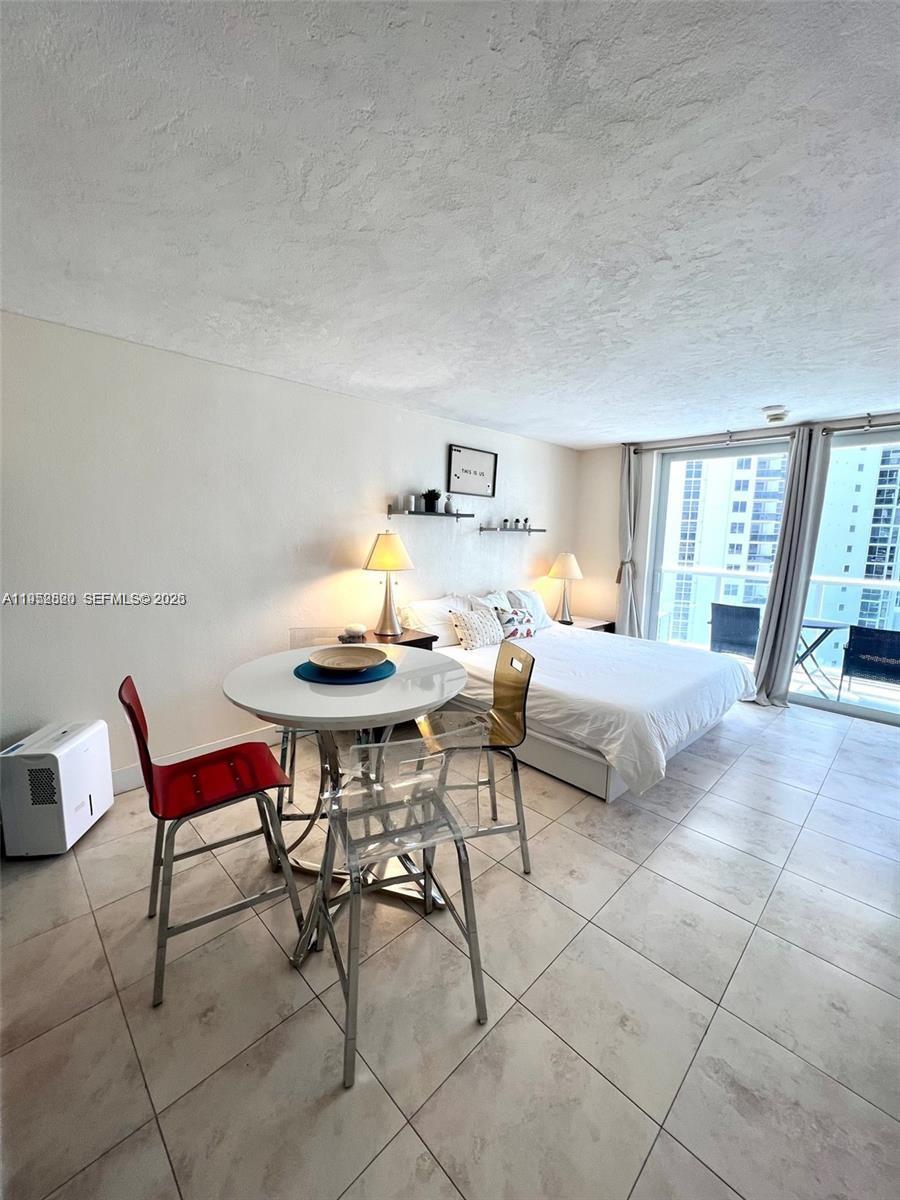 THE AVENTURA BEACH CLUB C - Residential