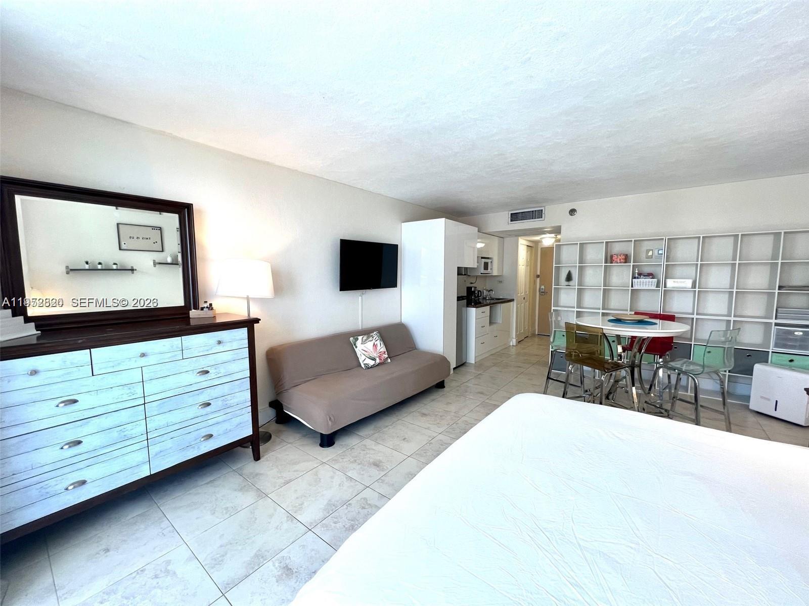 THE AVENTURA BEACH CLUB C - Residential