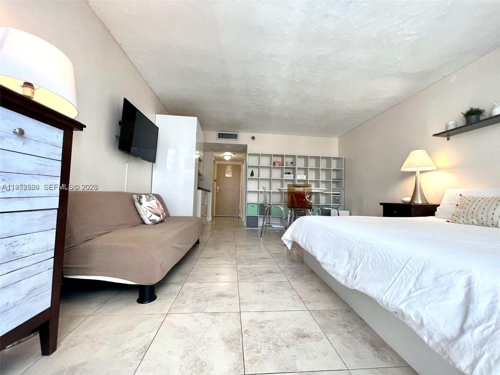 THE AVENTURA BEACH CLUB C - Residential