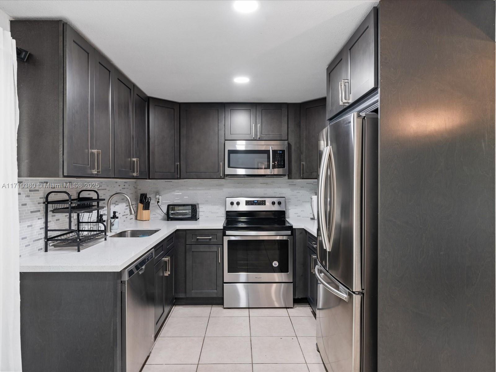 PLAYLAND ISLES - Residential