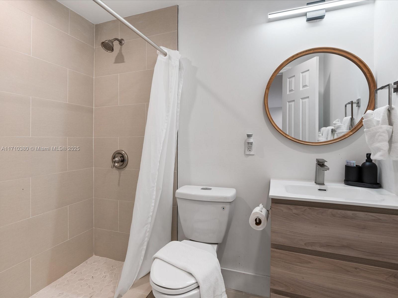 PLAYLAND ISLES - Residential