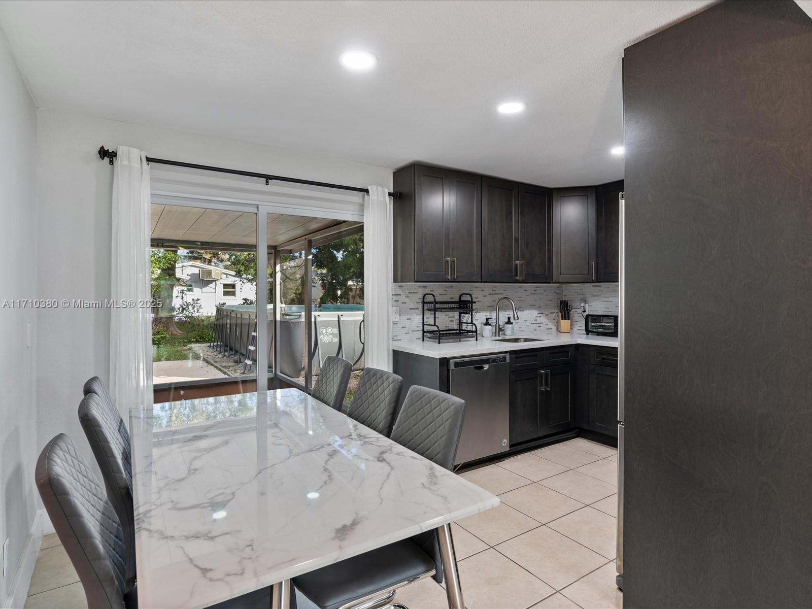 PLAYLAND ISLES - Residential