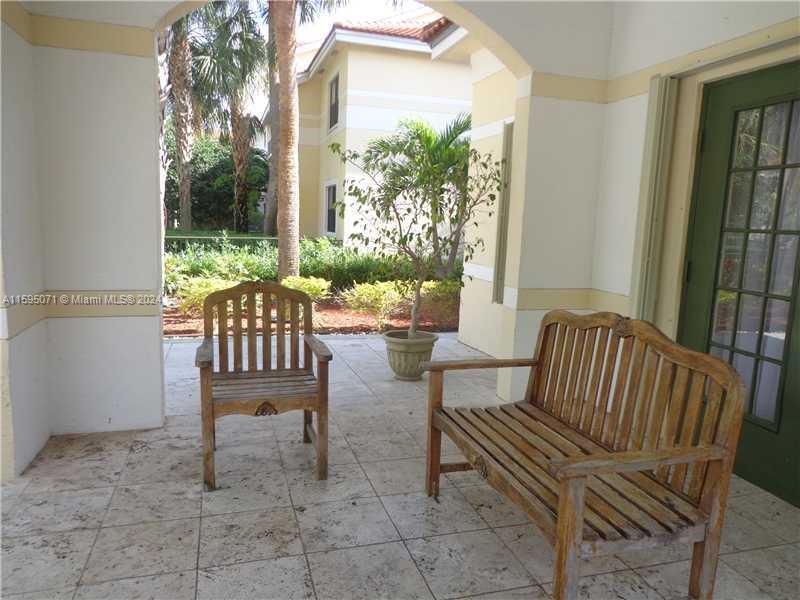 HOLLYWOOD PARC CONDOMINIU - Residential Lease