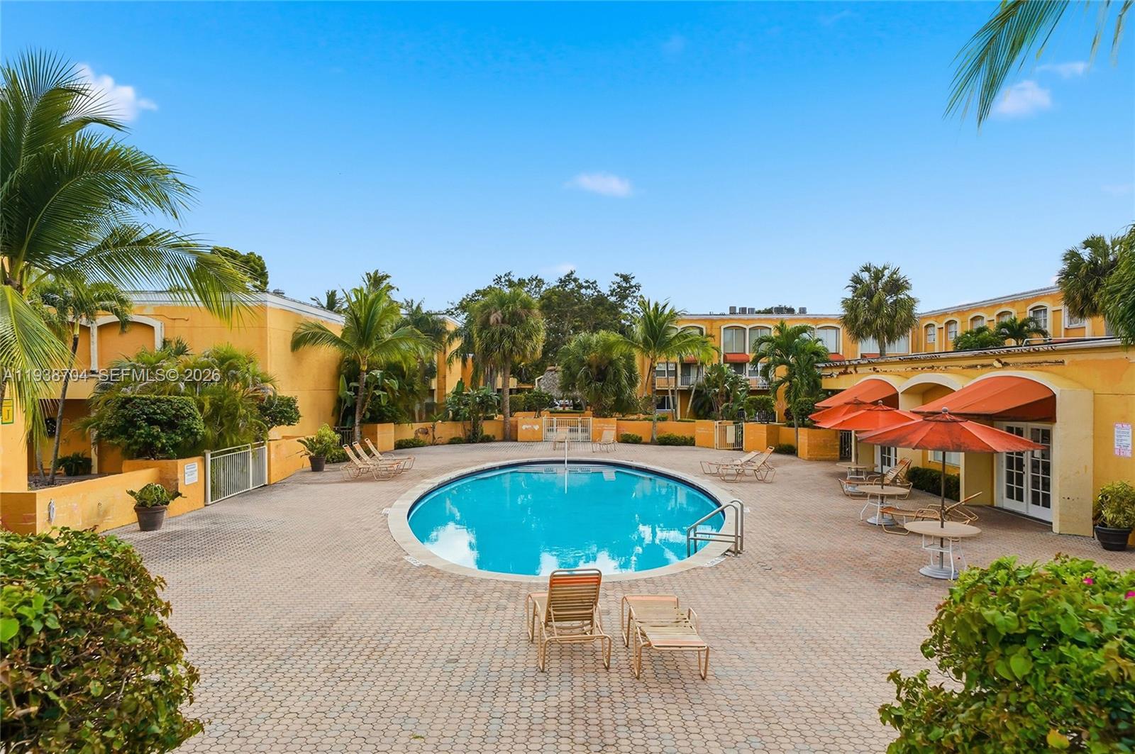 VENETIAN GARDENS AT COUNT - Residential