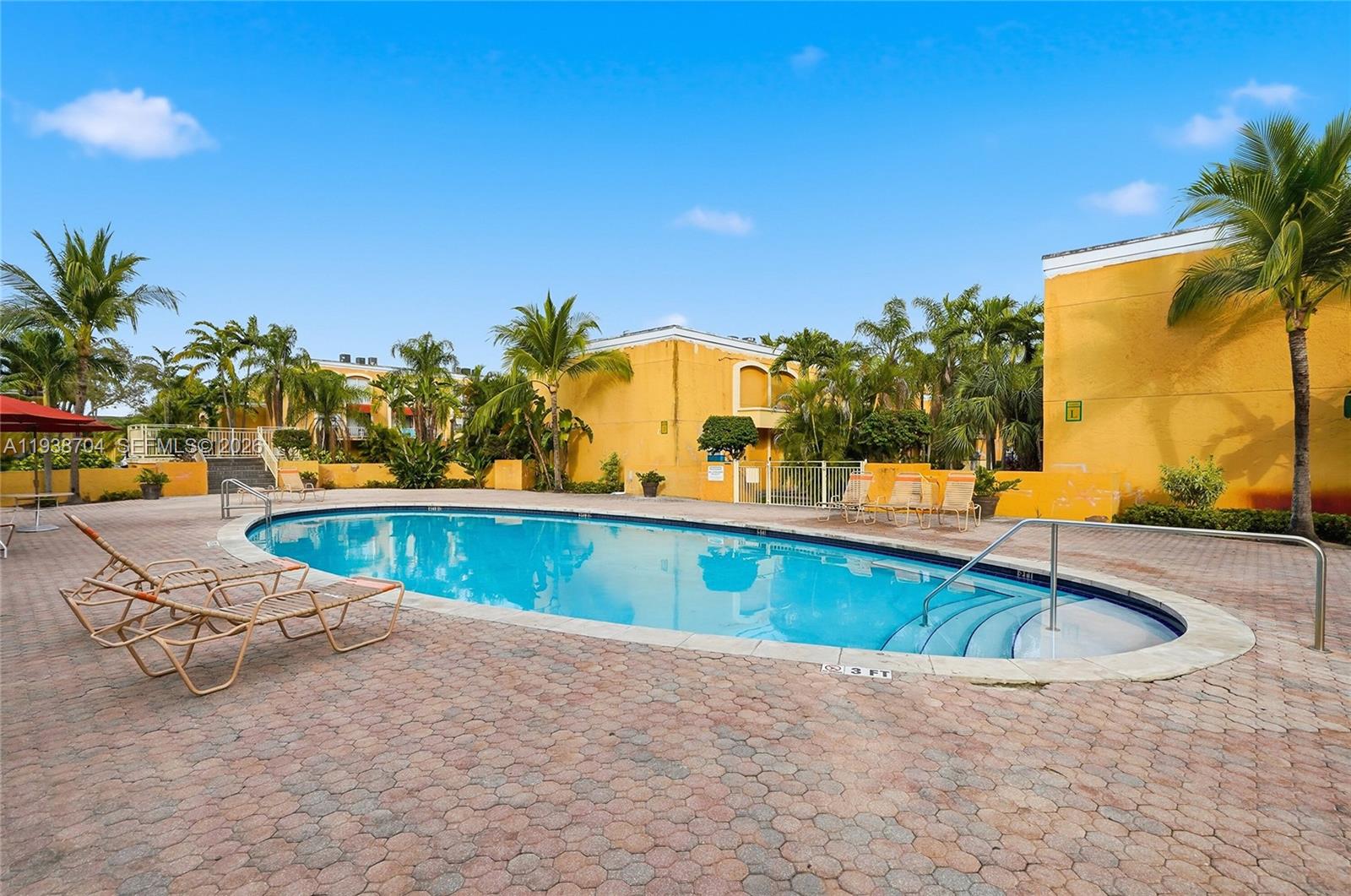 VENETIAN GARDENS AT COUNT - Residential