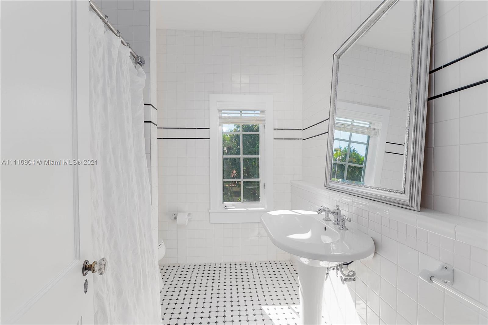 CORAL GABLES COUNTRY CLUB - Residential Lease