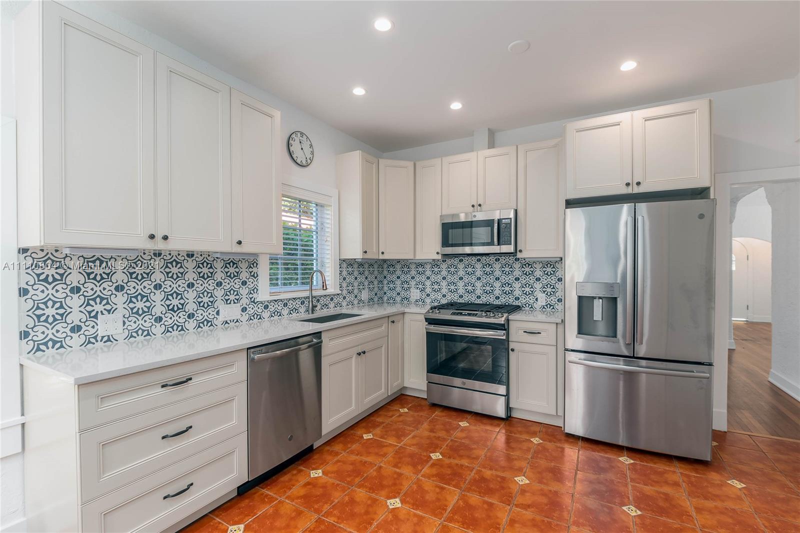 CORAL GABLES COUNTRY CLUB - Residential Lease