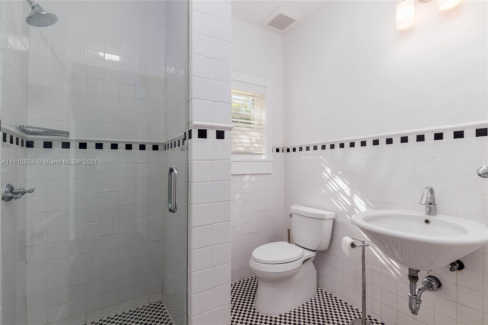 CORAL GABLES COUNTRY CLUB - Residential Lease