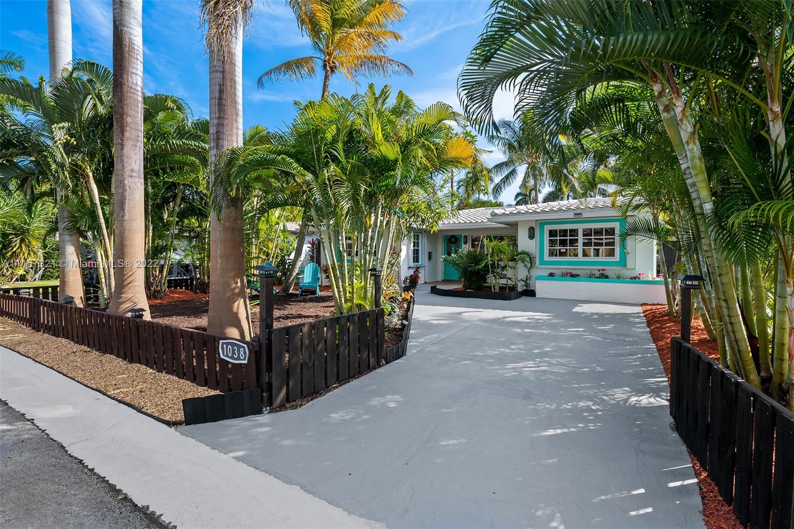 HOLLYWOOD LAKES SEC - Residential