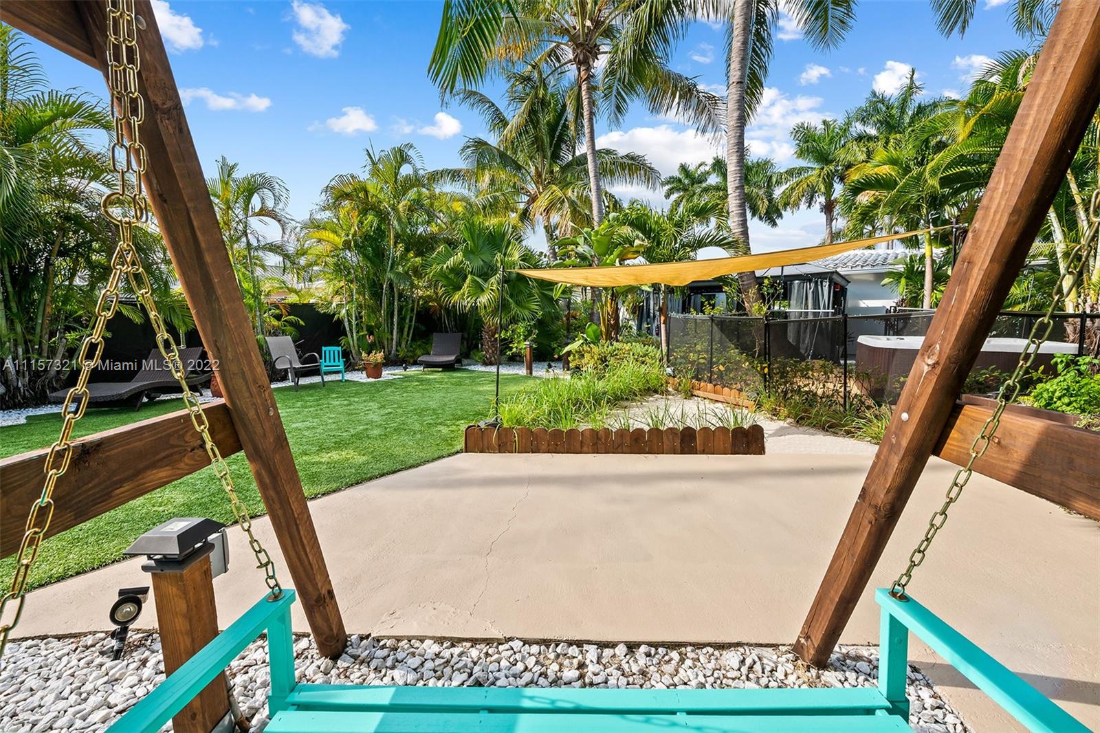 HOLLYWOOD LAKES SEC - Residential